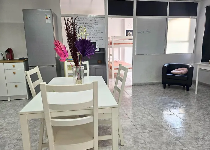 Hostel Coliving By Amazzzing Travel *