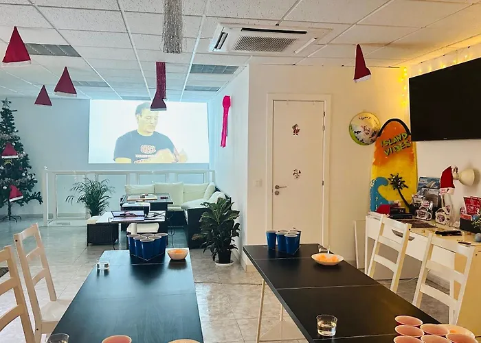 Coliving By Amazzzing Travel Vandrarhem