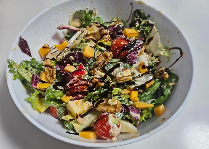 Coliving By Amazzzing Travel Vandrarhem