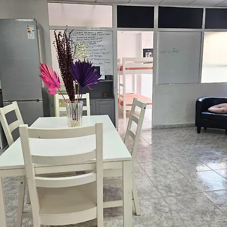 호스텔 Coliving By Amazzzing Travel 코라레호