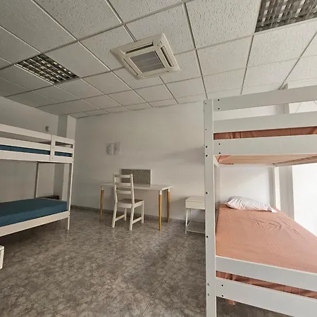 Coliving By Amazzzing Travel אכסניה *