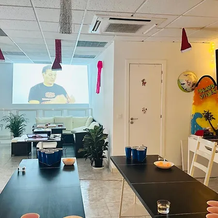 Coliving By Amazzzing Travel Hostel