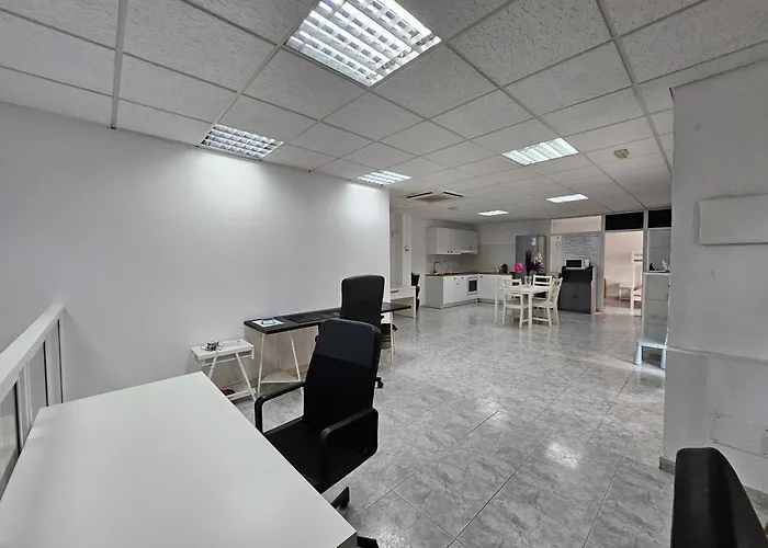 Hostel Coliving By Amazzzing Travel Κοραλέχο